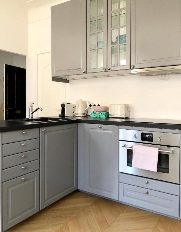 אנטיב Charming And Modernly Designed 2 Bedroom - Old Town מראה חיצוני תמונה